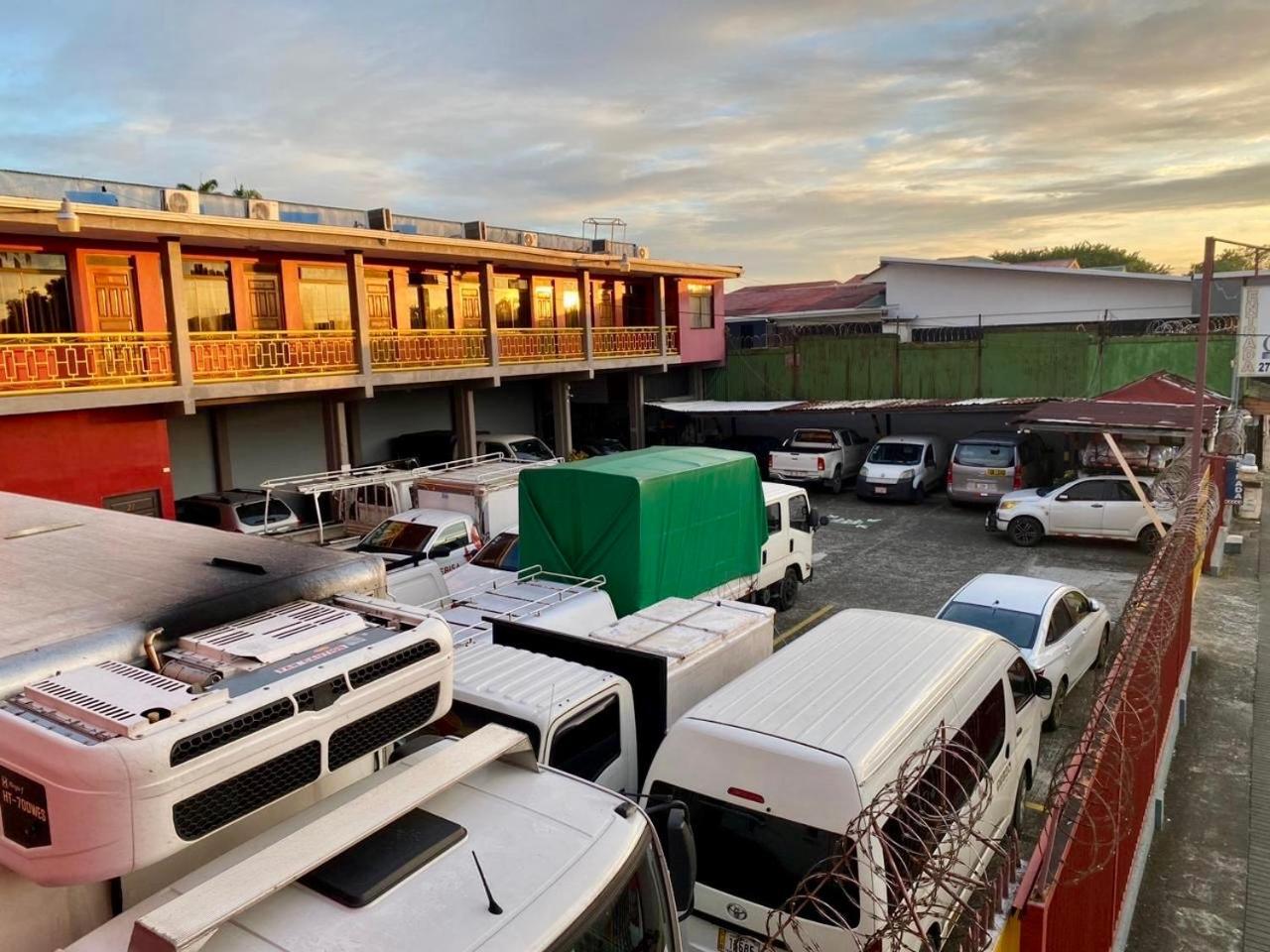 Hotel Costa Del Sol Puerto Limon Exterior foto